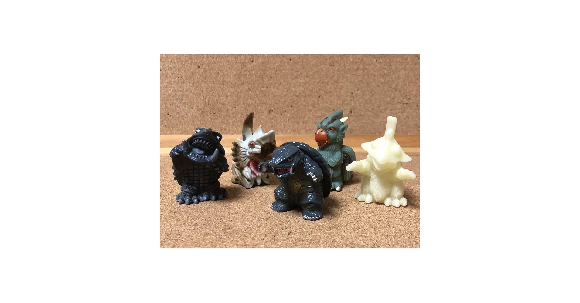 【送料無料】特撮大百科 Mini ガメラ　ガッパ　ギララ　１５種 Amazon.co.jp: ガメラ ガッパ ギララ 特撮大百科Mini フィギュア